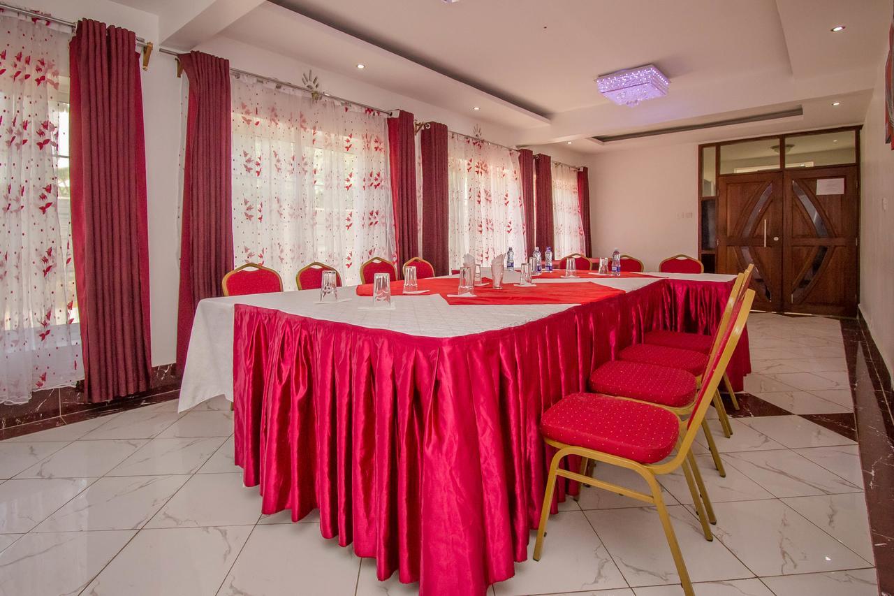 Wida Resort Kilimani Найроби Экстерьер фото
